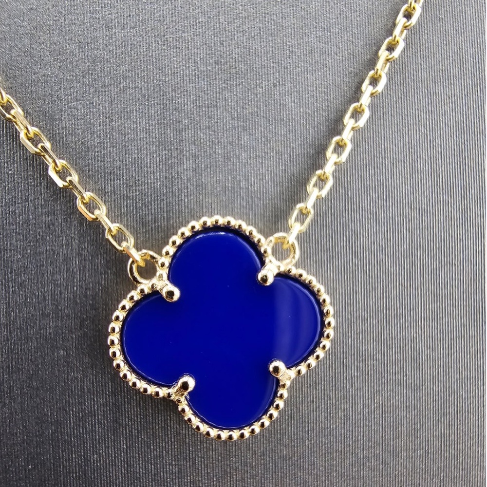 Lucky Clover Pendant Necklace - 18K Rose Gold Plated
Stainless Steel Jewelry